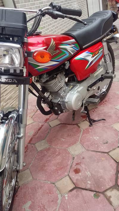 Honda CG 125 2023 Red | 9000 KM | Neat & Clean