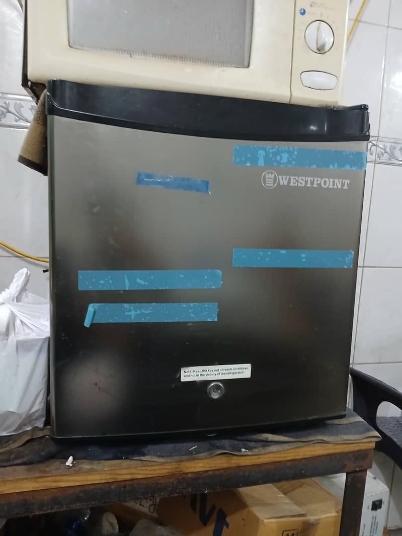 Mini Fridge WestPoint 0