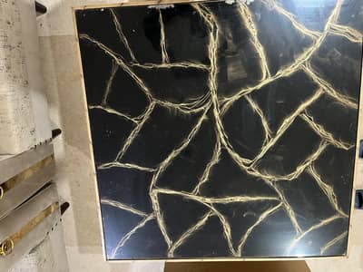 premium quality solid wooden table-Brand New\Excellent condition