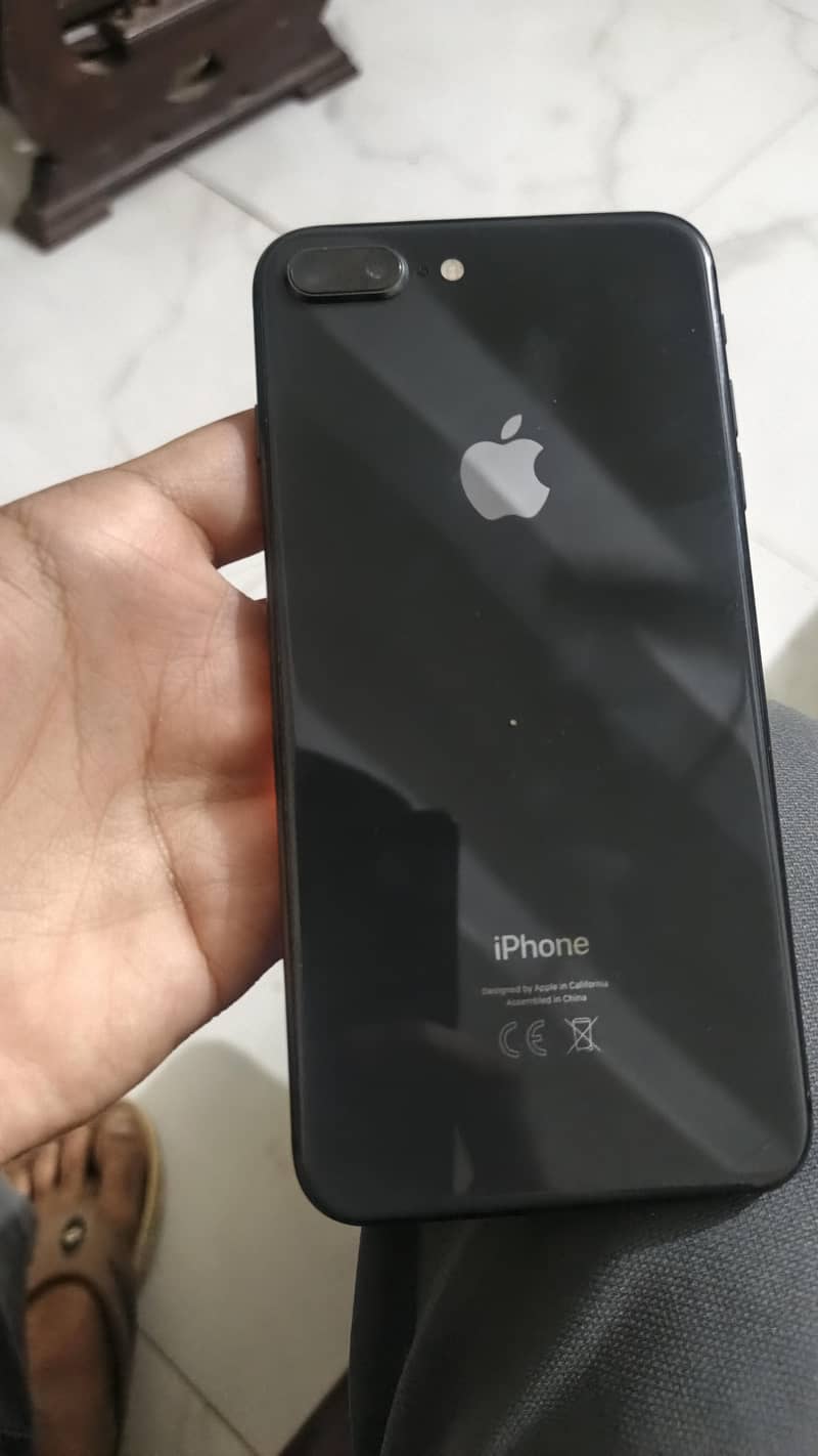 Apple iPhone 8 Plus 2