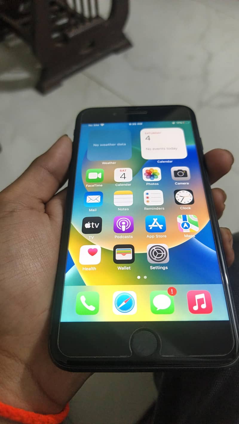 Apple iPhone 8 Plus 3