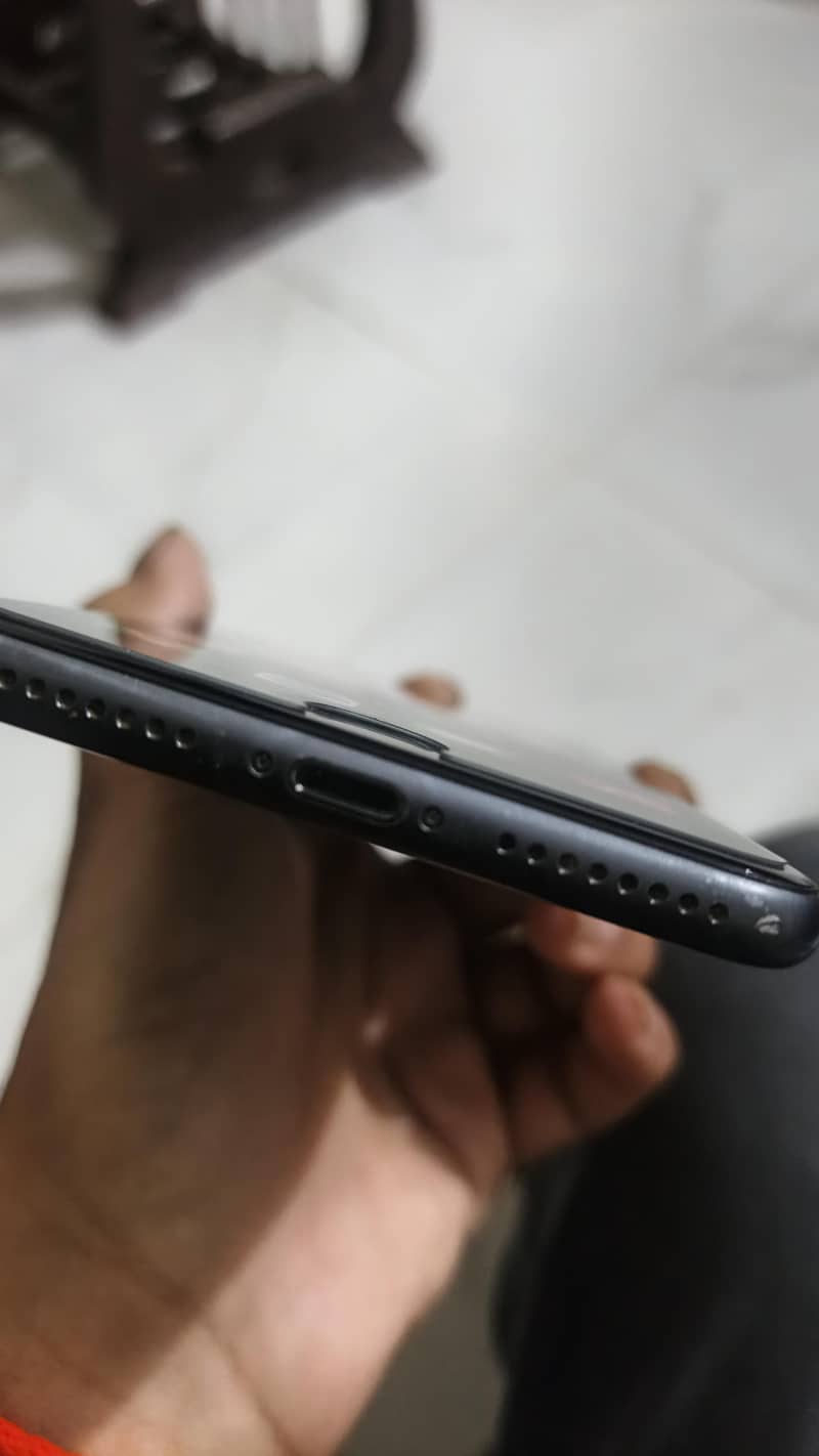 Apple iPhone 8 Plus 4