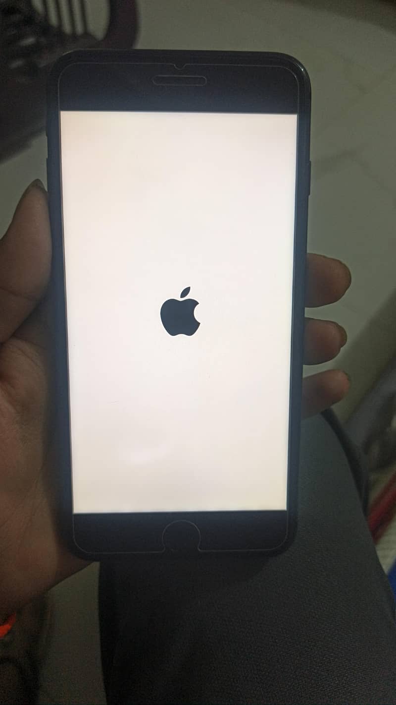 Apple iPhone 8 Plus 5