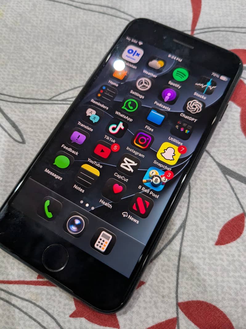 Apple iPhone SE 3rd generation 1