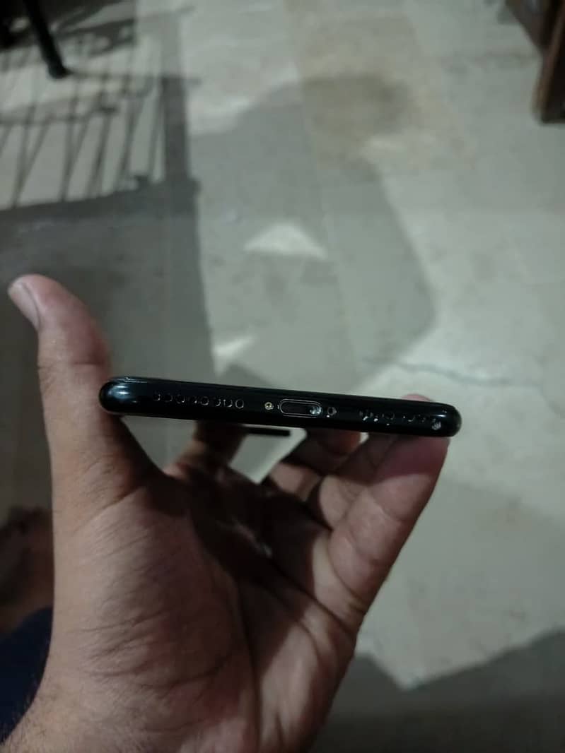 Apple iPhone 7 Plus 4