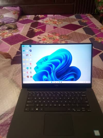 Dell Precision 5530 4k TouchScreen 4gbGPU 16/512 Photoshop Premier Pro