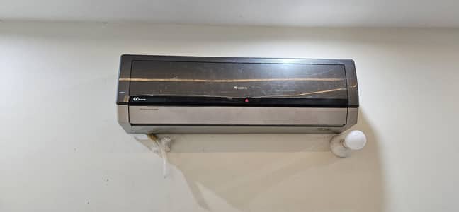 Gree G 10 inverter  ac 1.5 ton in good working  conditions