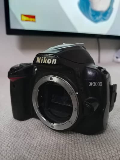 Nikon D3000 only Body