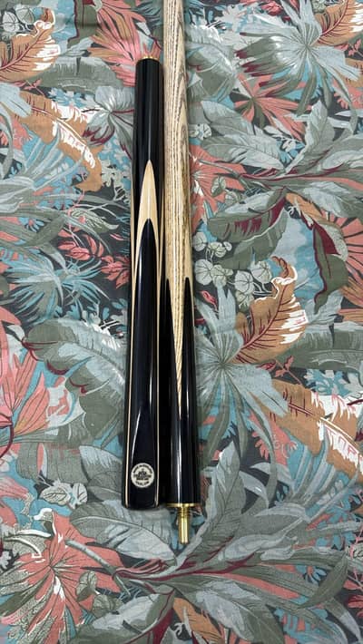 Peradon Harlow Cue Price : 20 Thousand With bag 3 peace Chalk , Tip