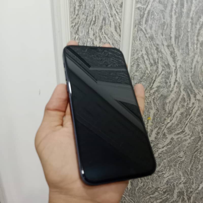 Apple iPhone 12 4