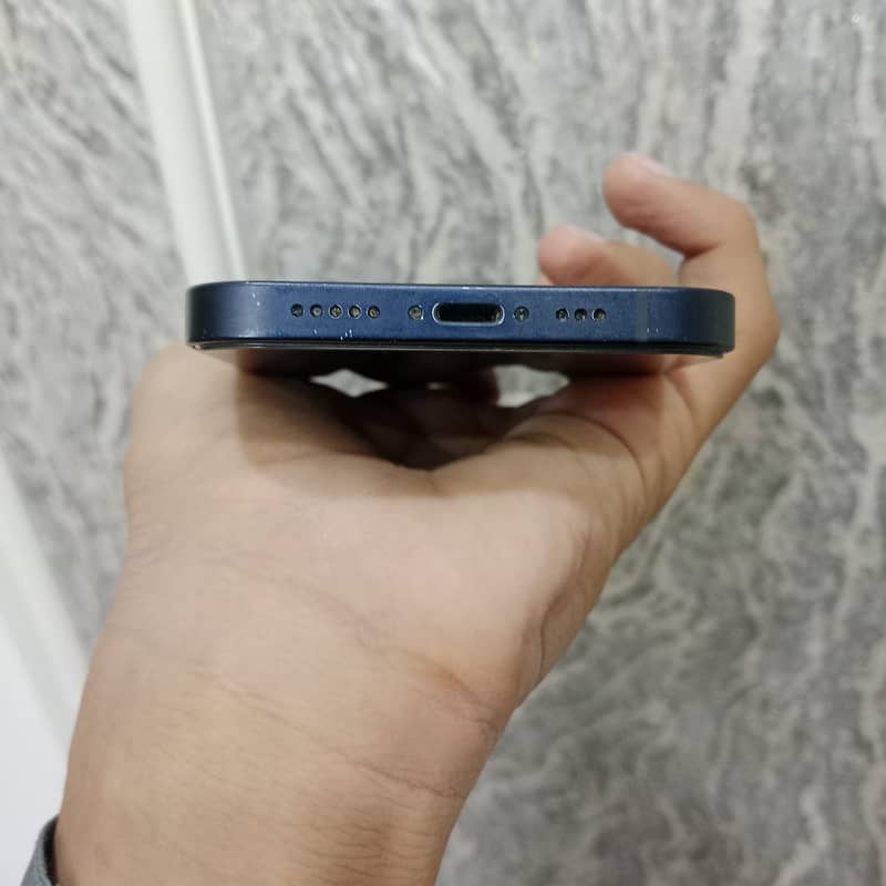 Apple iPhone 12 6
