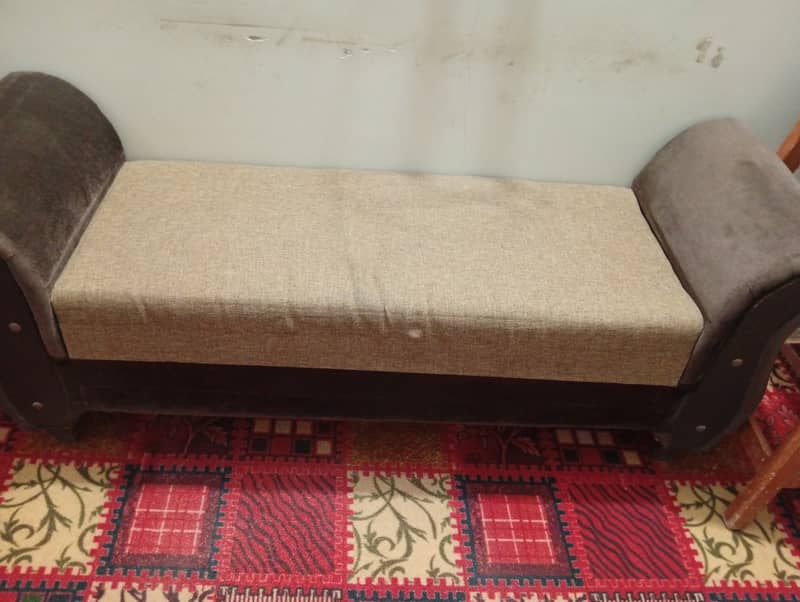 Sethi sofa 1