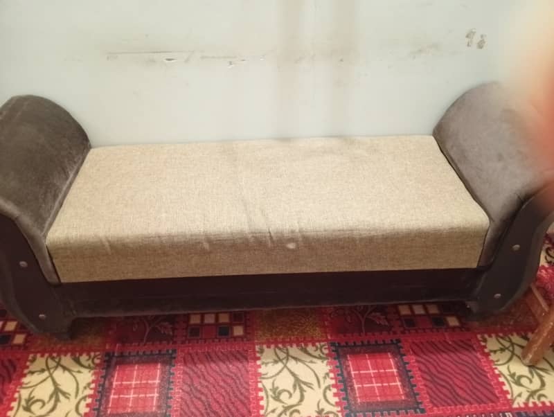 Sethi sofa 2