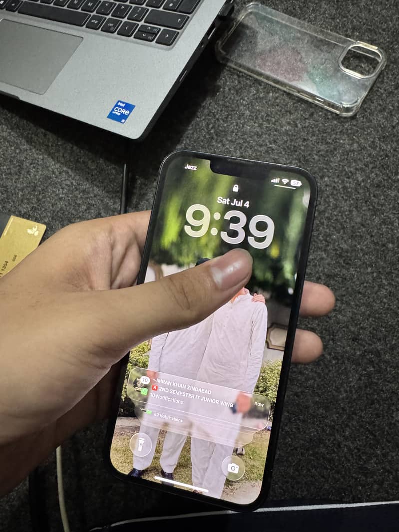 Apple iPhone 13 2