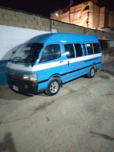 TOYOTA HIACE