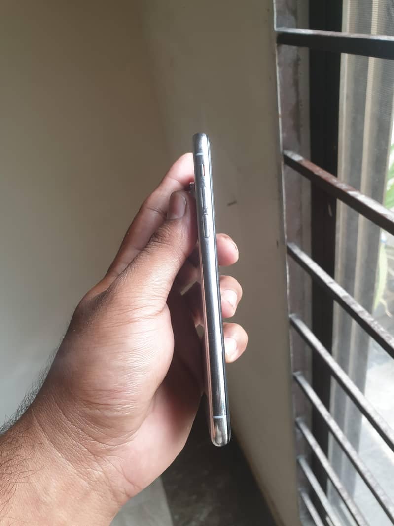 Apple iPhone X 2