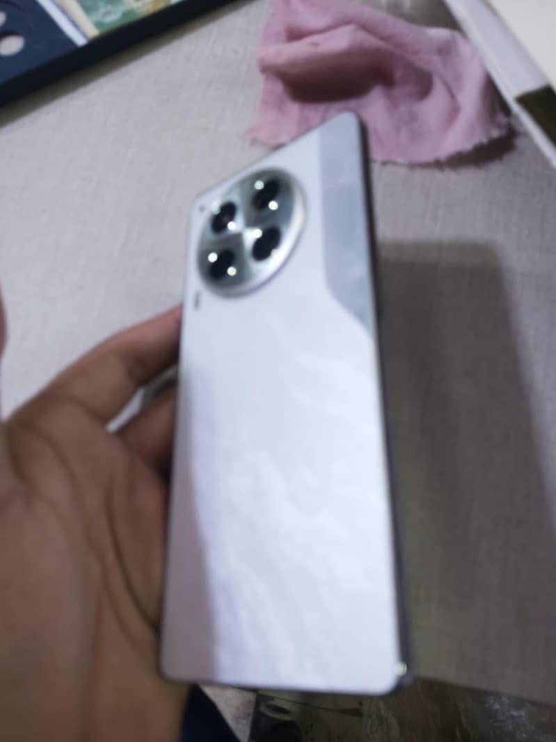 Tecno CAMON 30 2