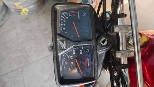New Honda 125  bike 10/10   phone number 03039241075