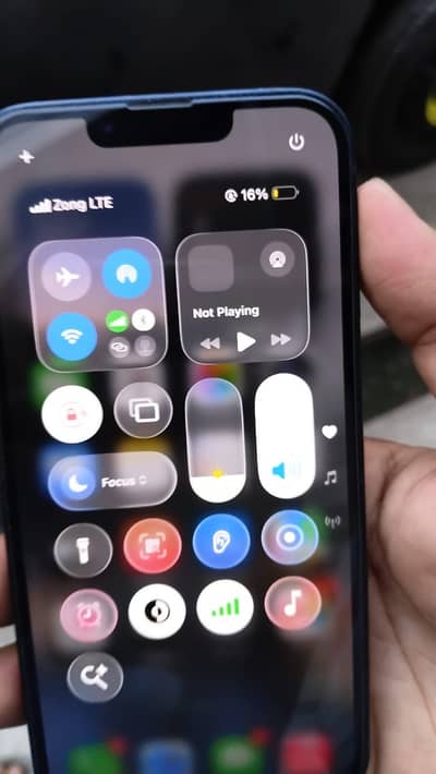 Apple iPhone 13