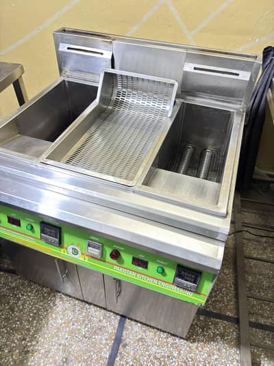 Commercial Double Fryer In RWP