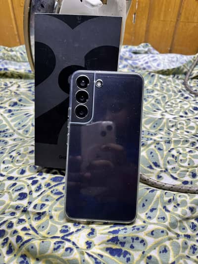 Samsung S22 Non PTA 256gb 10 by 10 Full box Snapdragon 8 gen 1