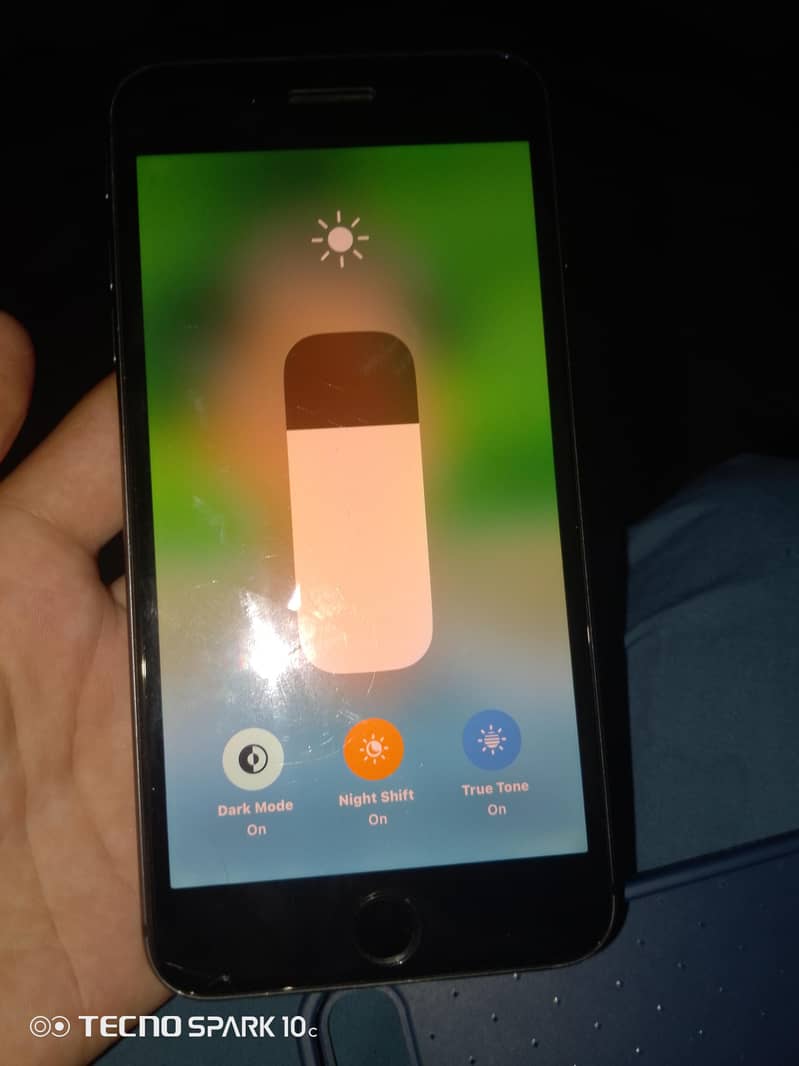 Apple iPhone 8 Plus 1