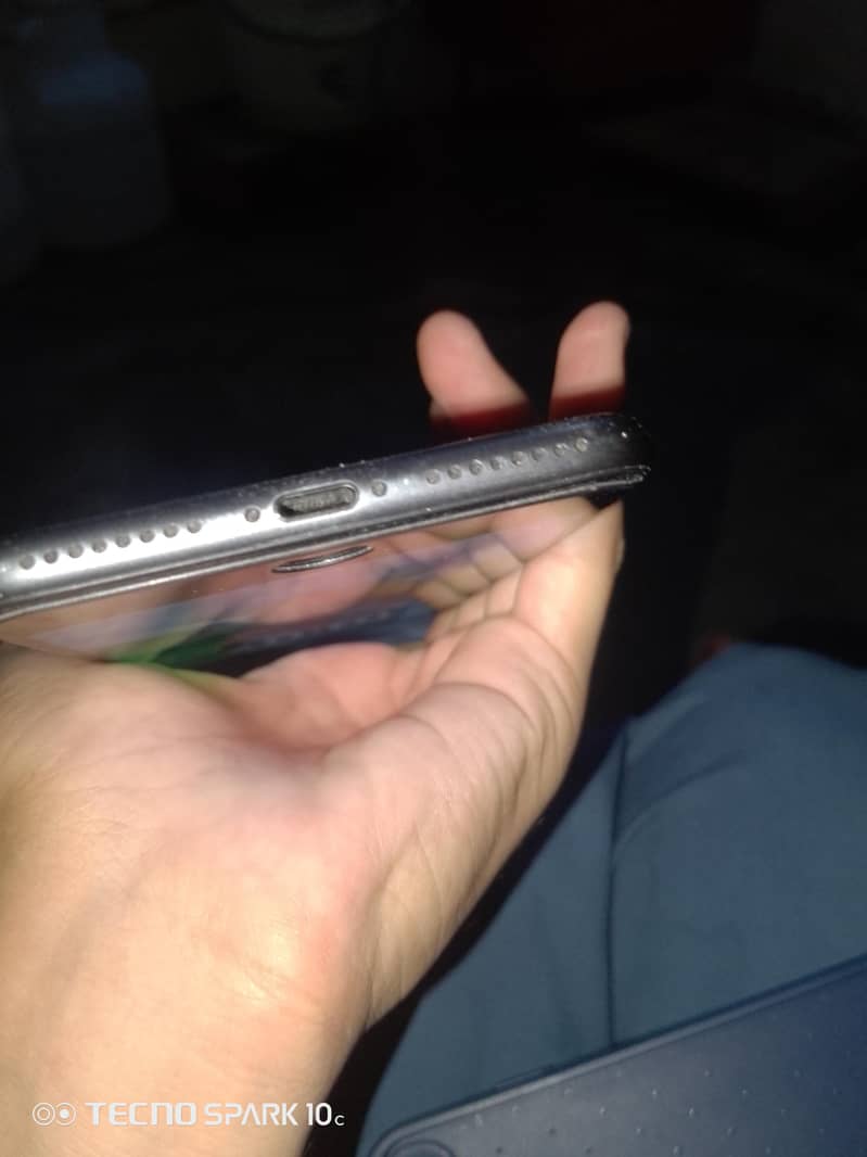 Apple iPhone 8 Plus 2