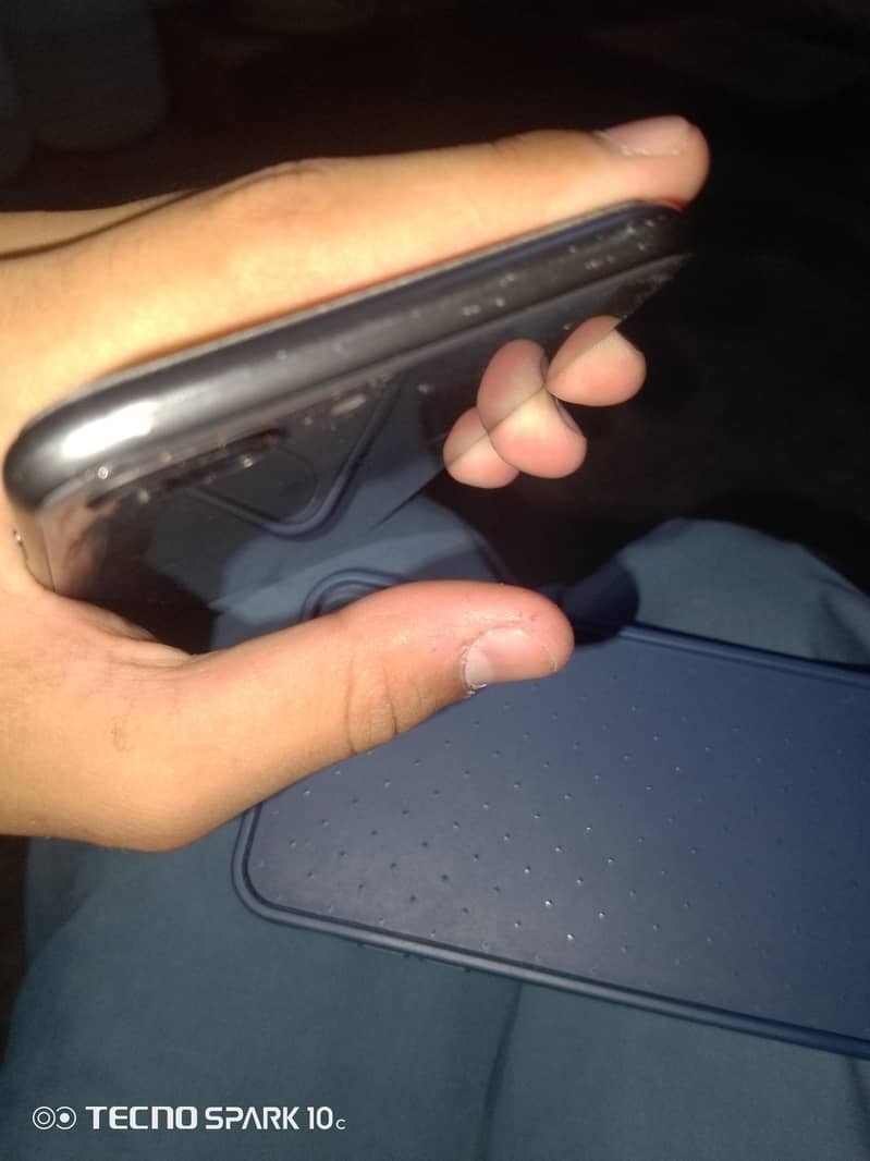 Apple iPhone 8 Plus 3