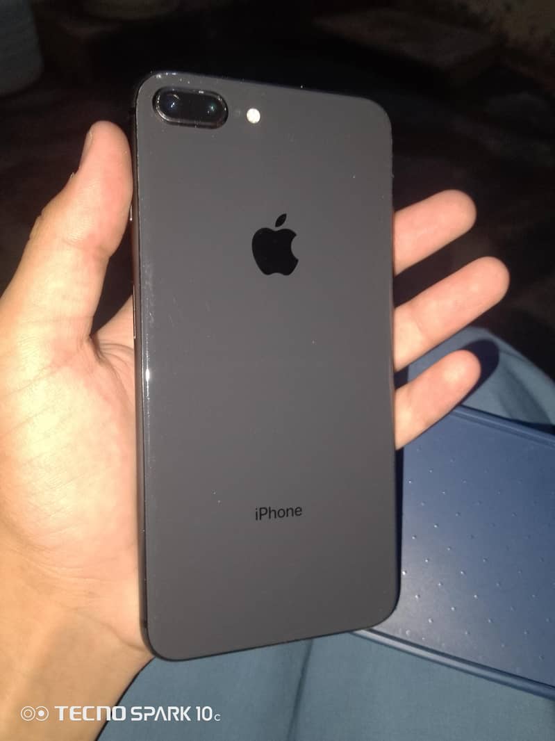 Apple iPhone 8 Plus 5