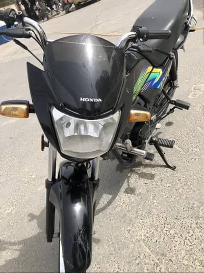 I am sell Honda pridor bilkul jenion candition me  ha all dacomints ok