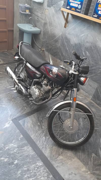 Honda CG 125 black colour