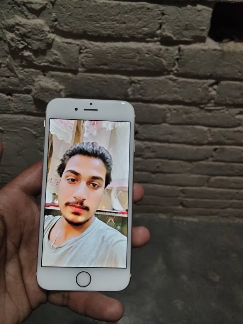 Apple iPhone 6 0