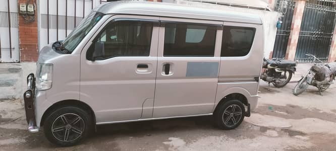 Nissan Clipper 2015