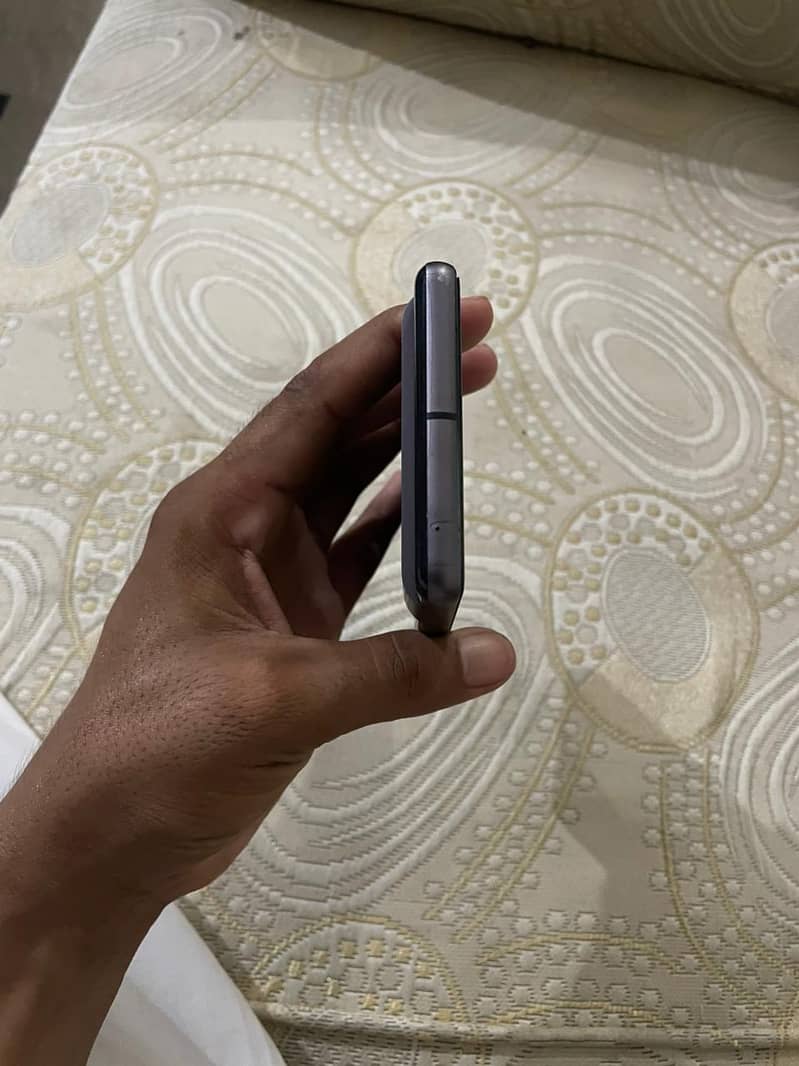 Google Pixel 7 4