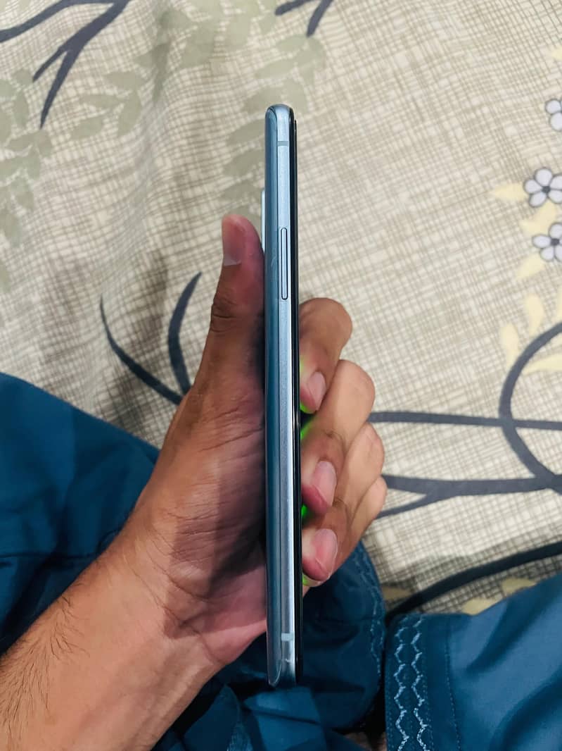One Plus 9R 3