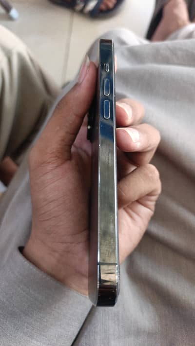 Apple iPhone 14 Pro jv