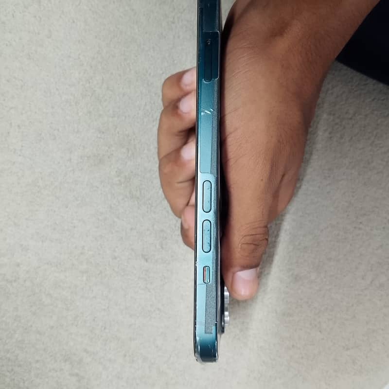 Apple iPhone 14 4