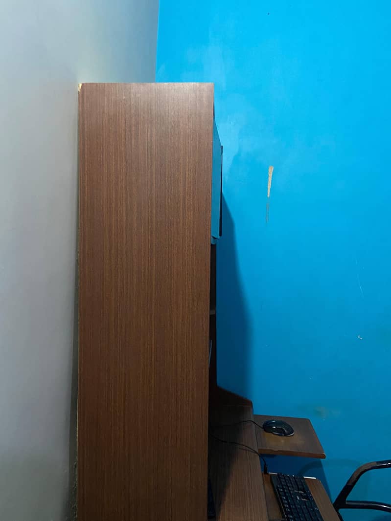 Computer Table with Shelf 0