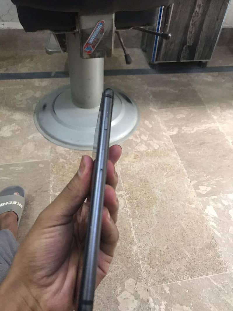 Apple iPhone 8 Plus 2