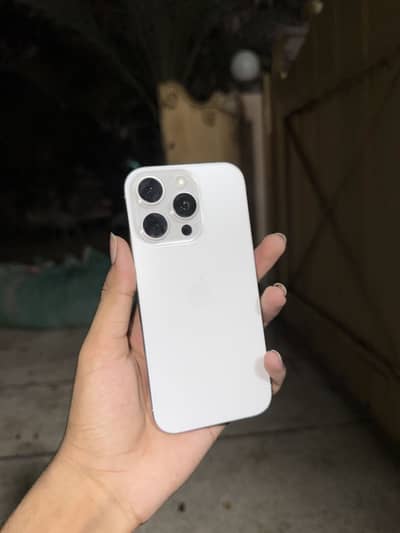 Apple iPhone 16 Pro