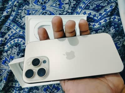 Apple iPhone 16 Pro Max