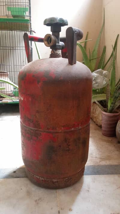 5 kg gas salender urgent sale  5000