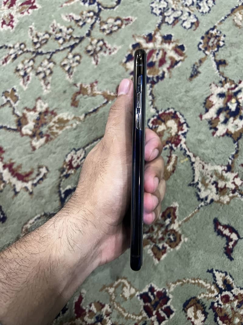 Apple iPhone 11 Pro Max 5