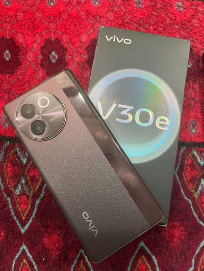 Vivo V30