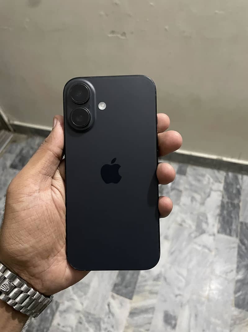 iPhone 16 0