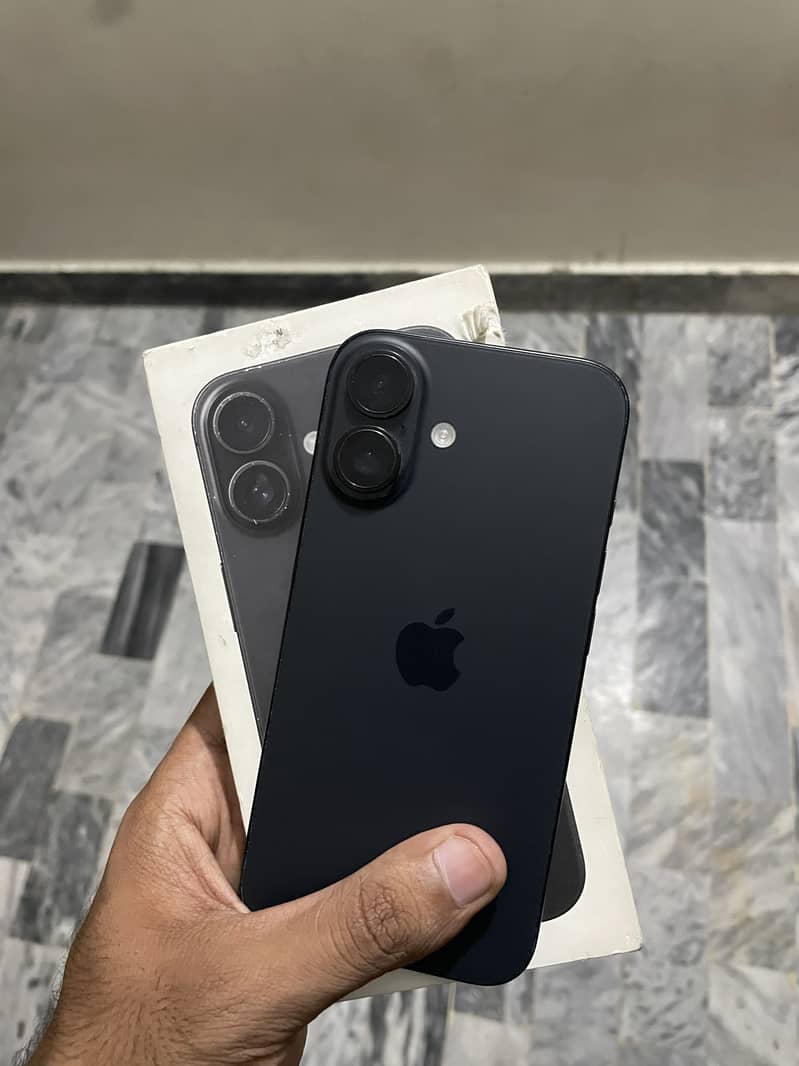 iPhone 16 1