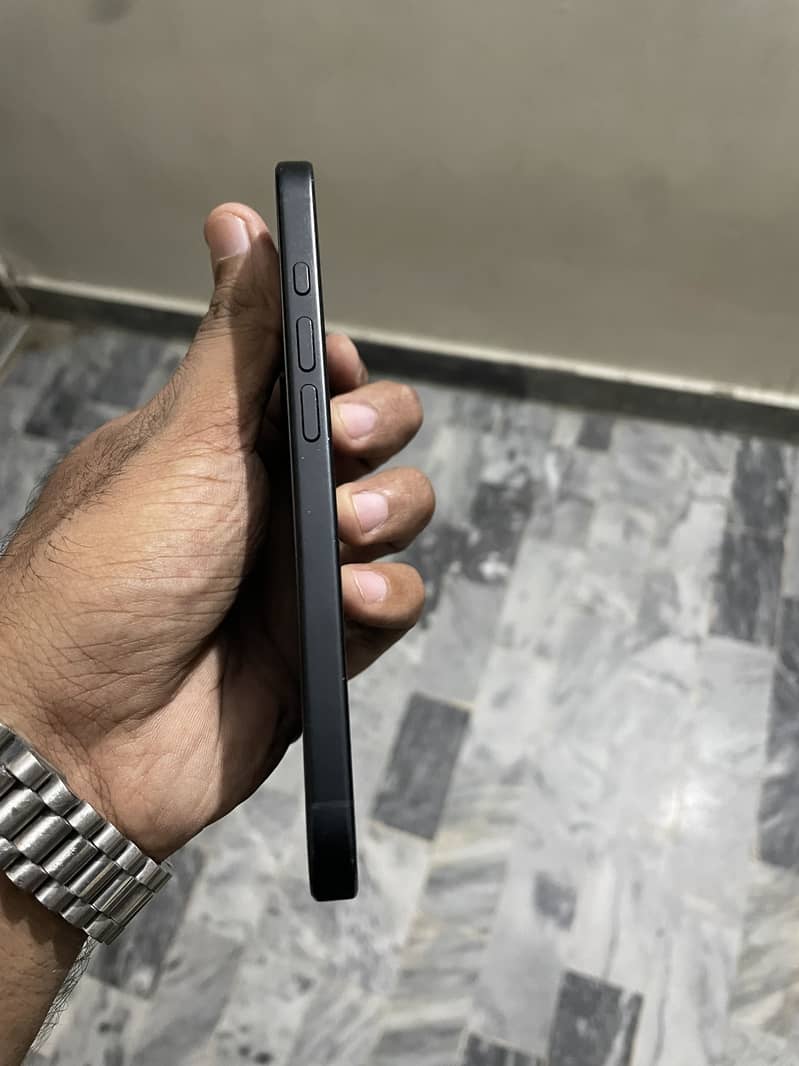 iPhone 16 2