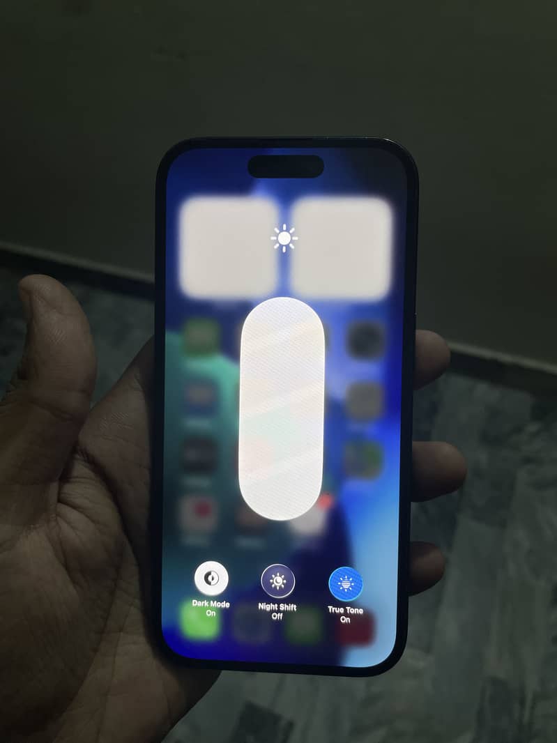 iPhone 16 4