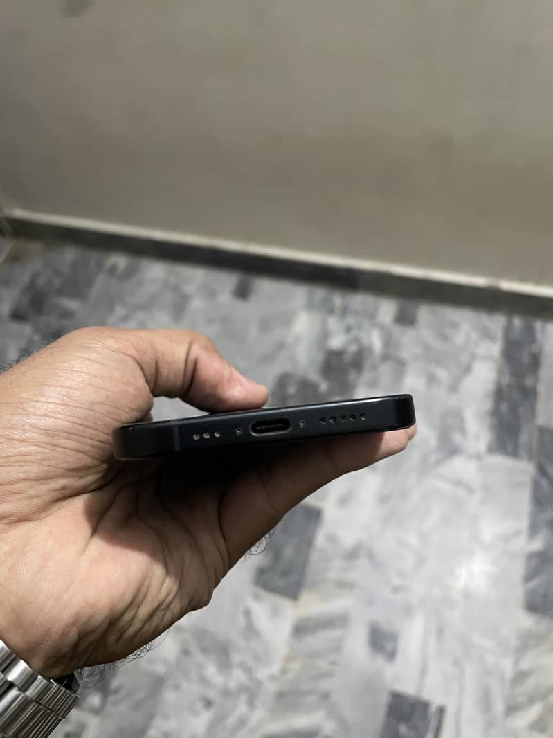 iPhone 16 5