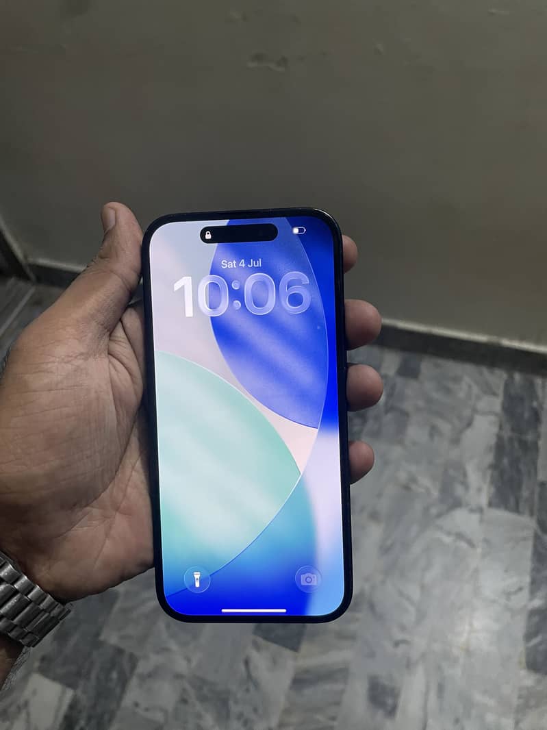 iPhone 16 7